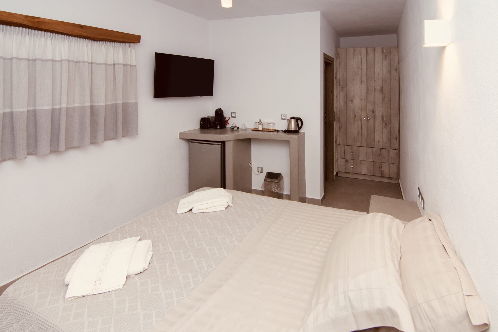 Bedroom with TV and coffee corner