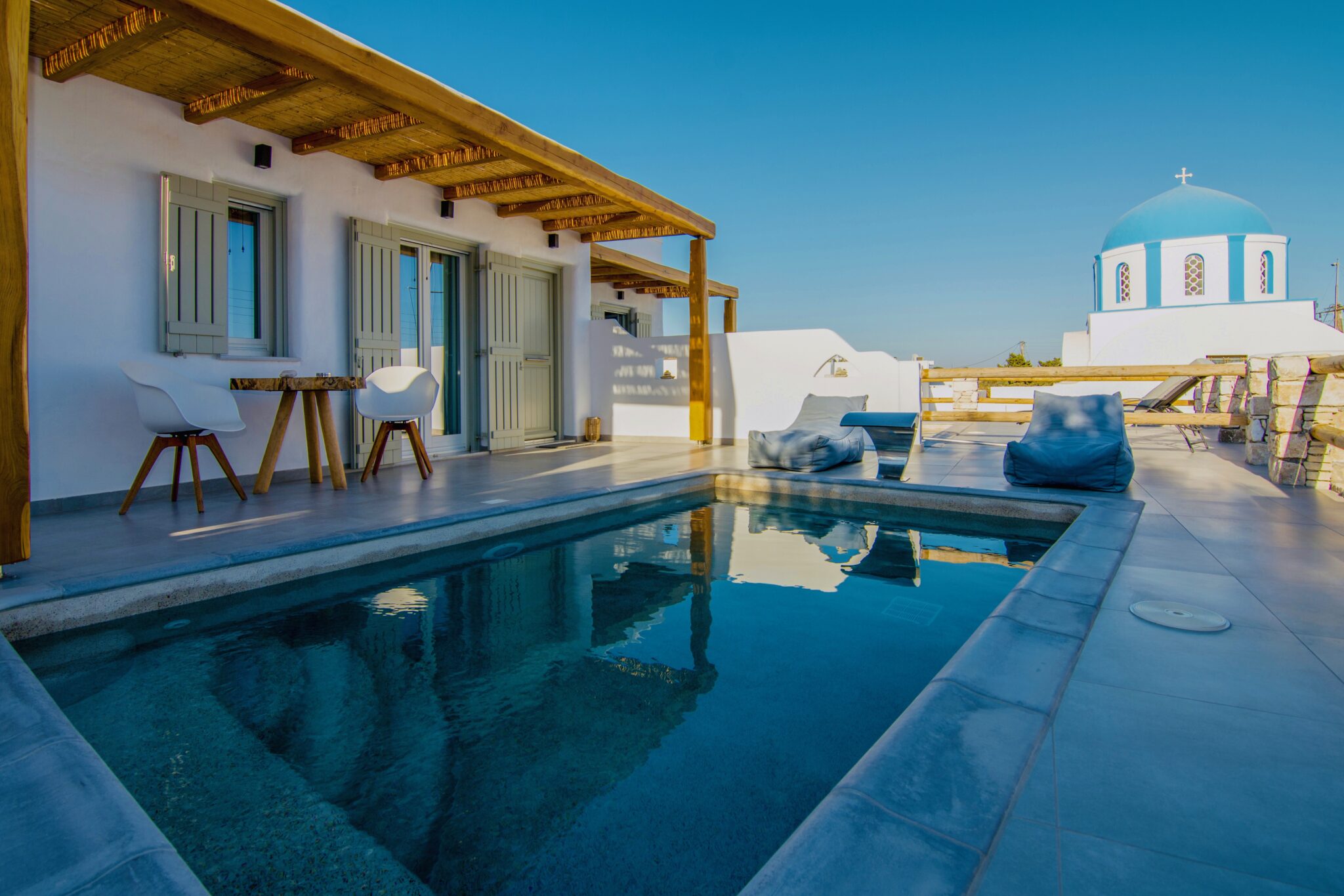 Pool balcony seen from above