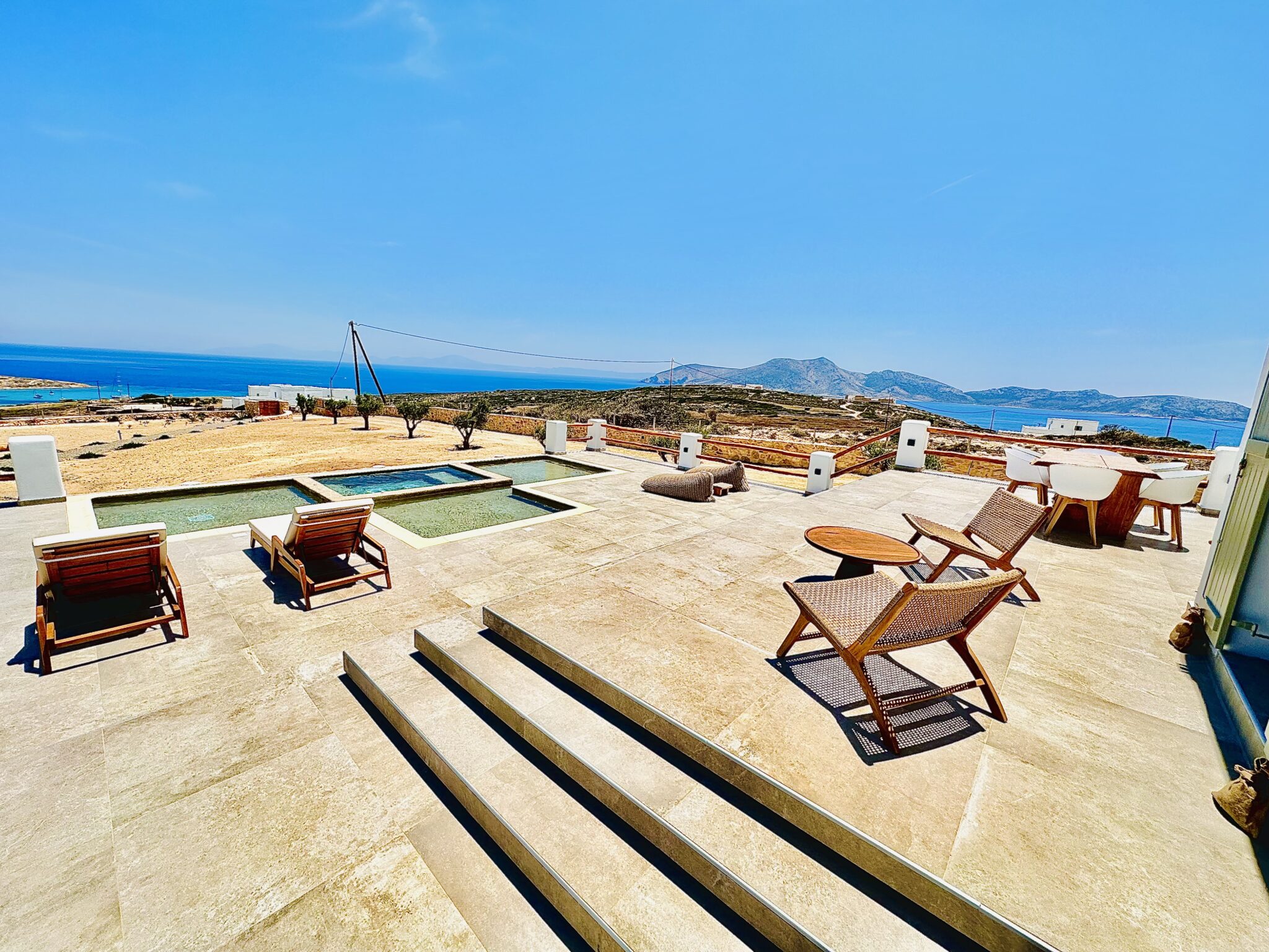 Villa with Private Pool & Jacuzzi – sun terrace with pool, loungers and Aegean view